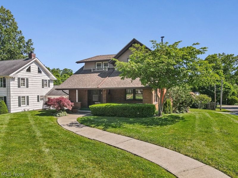 231 E Milton Street , Alliance, OH 44601 Photo 2