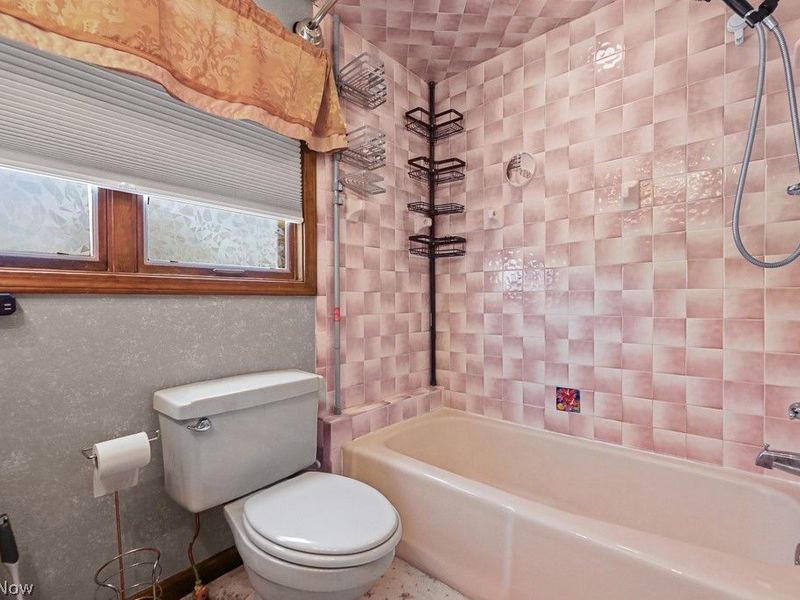 231 E Milton Street , Alliance, OH 44601 Photo 28