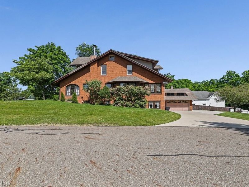 231 E Milton Street , Alliance, OH 44601 Photo 3