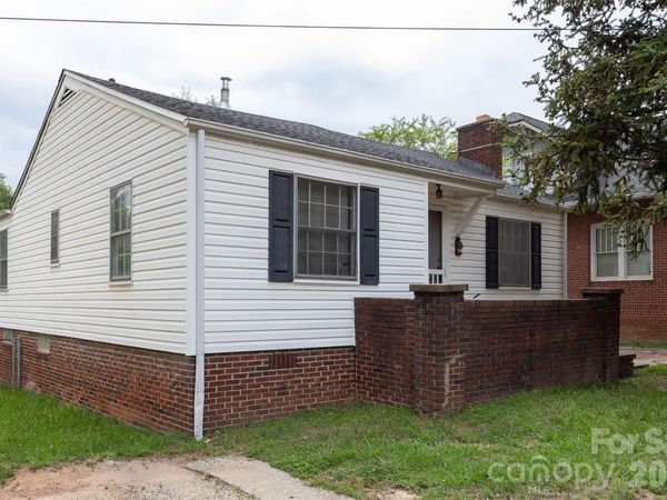 312 S Race Street, Statesville, NC 28677