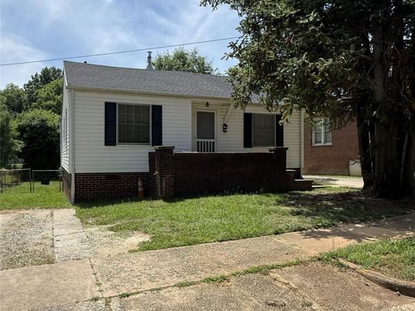 312 S Race Street , Statesville, NC 28677