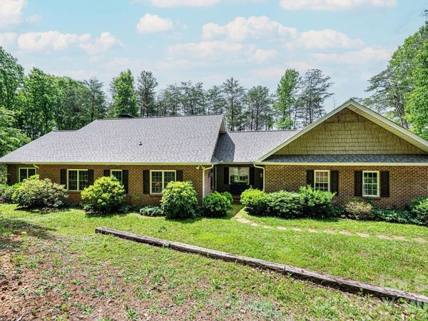 6889 Greedy Highway, Hickory, NC 28602