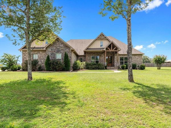 4033 Vineyard Way, Alexander, AR 72002