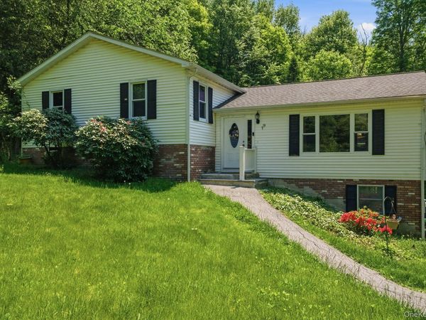 19 Taurat Place, Mahopac, NY 10541