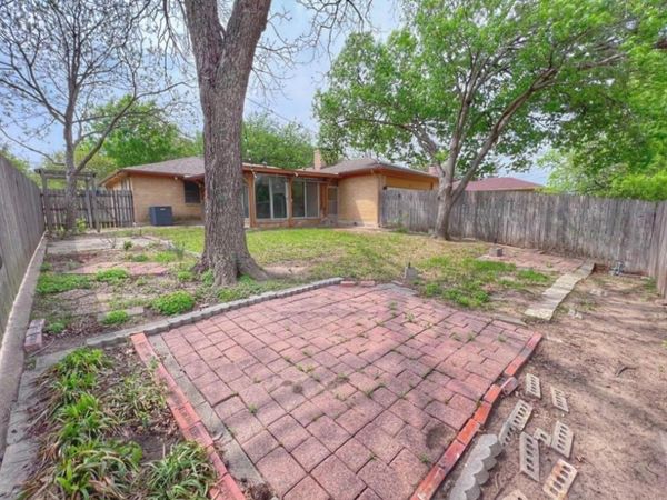 2235 Babalos Lane, Dallas, TX 75228