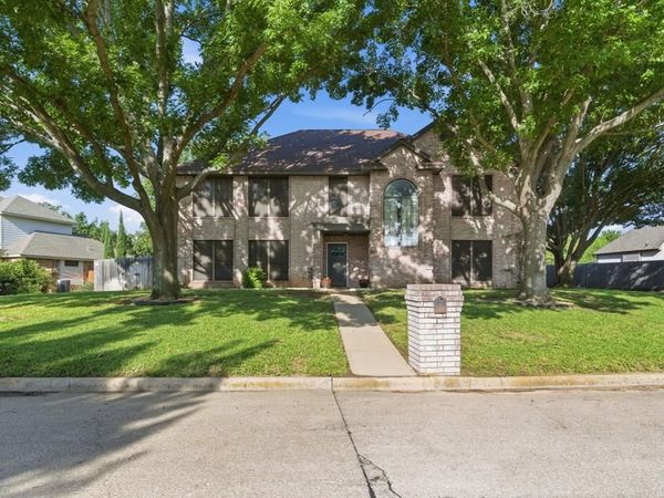 1936 Spinnaker Lane, Azle, TX 76020