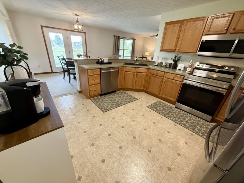 808 Lambert Drive, Piqua, OH 45356 Photo 2
