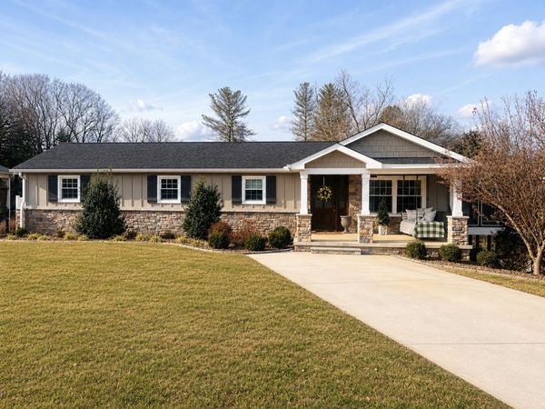 300 DeKalb St , McMinnville, TN 37110