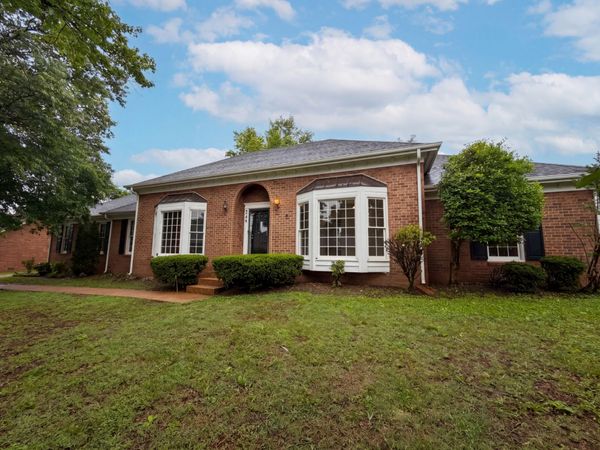 234 Connie Dr , Hendersonville, TN 37075
