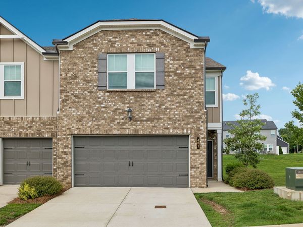 431 Palmetto Dr , Columbia, TN 38401