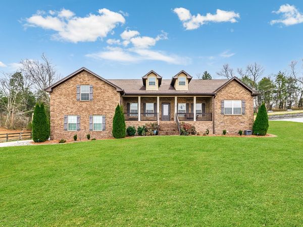 525 Bridle Path Ln , Hartsville, TN 37074