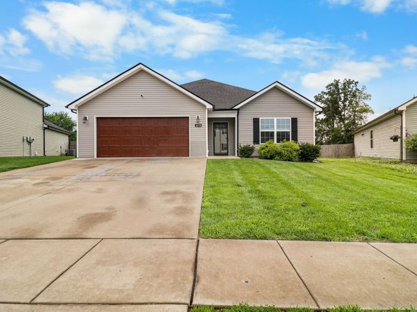 1278 Magnum Dr, Clarksville, TN 37040