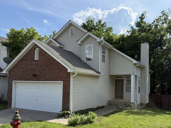 1011 Lassiter Dr , Goodlettsville, TN 37072