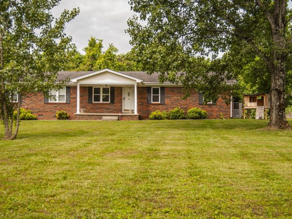 4883 Rocky Mound Rd , Westmoreland, TN 37186