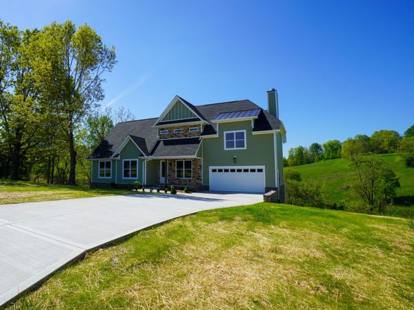 3035 Wixtown Rd , Westmoreland, TN 37186
