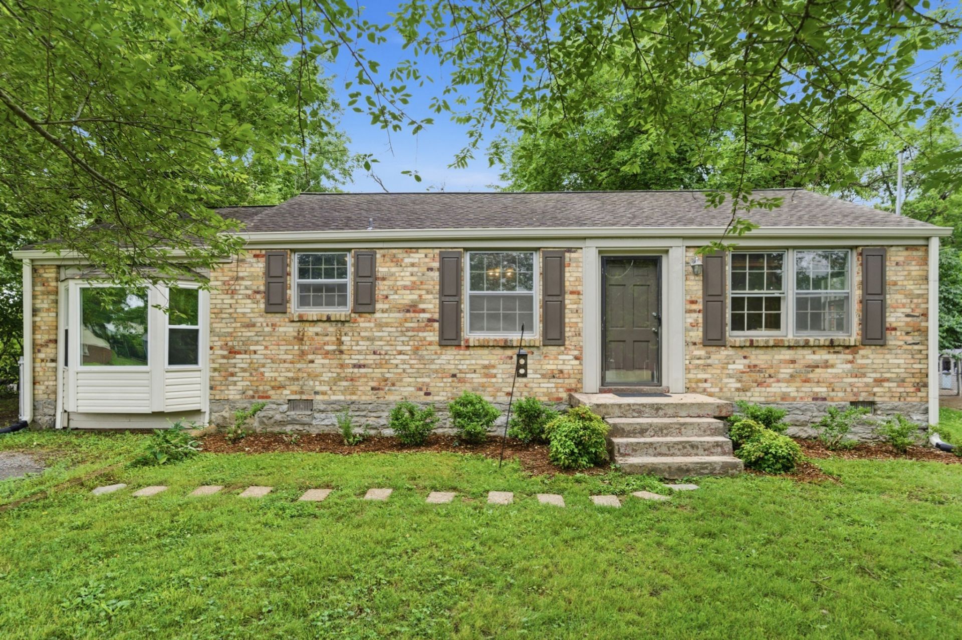 704 Mccarley Ave, Madison, TN 37115 Main Photo