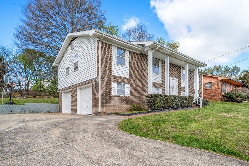 111 Edgewood Cir , Fort Oglethorpe, GA 30742 Main Photo