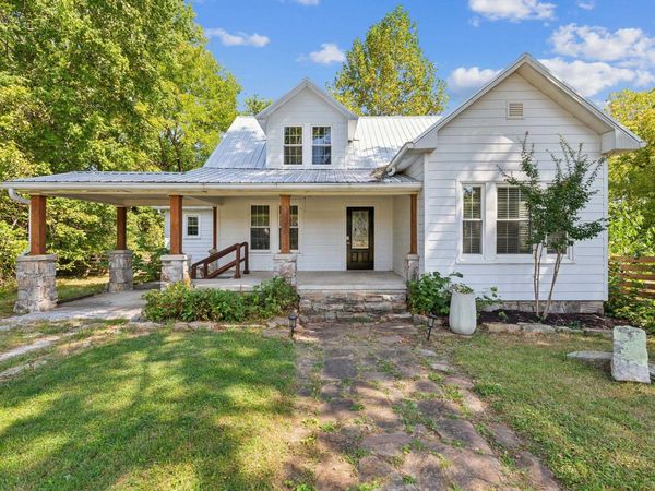 831 3rd St , Tracy City, TN 37387