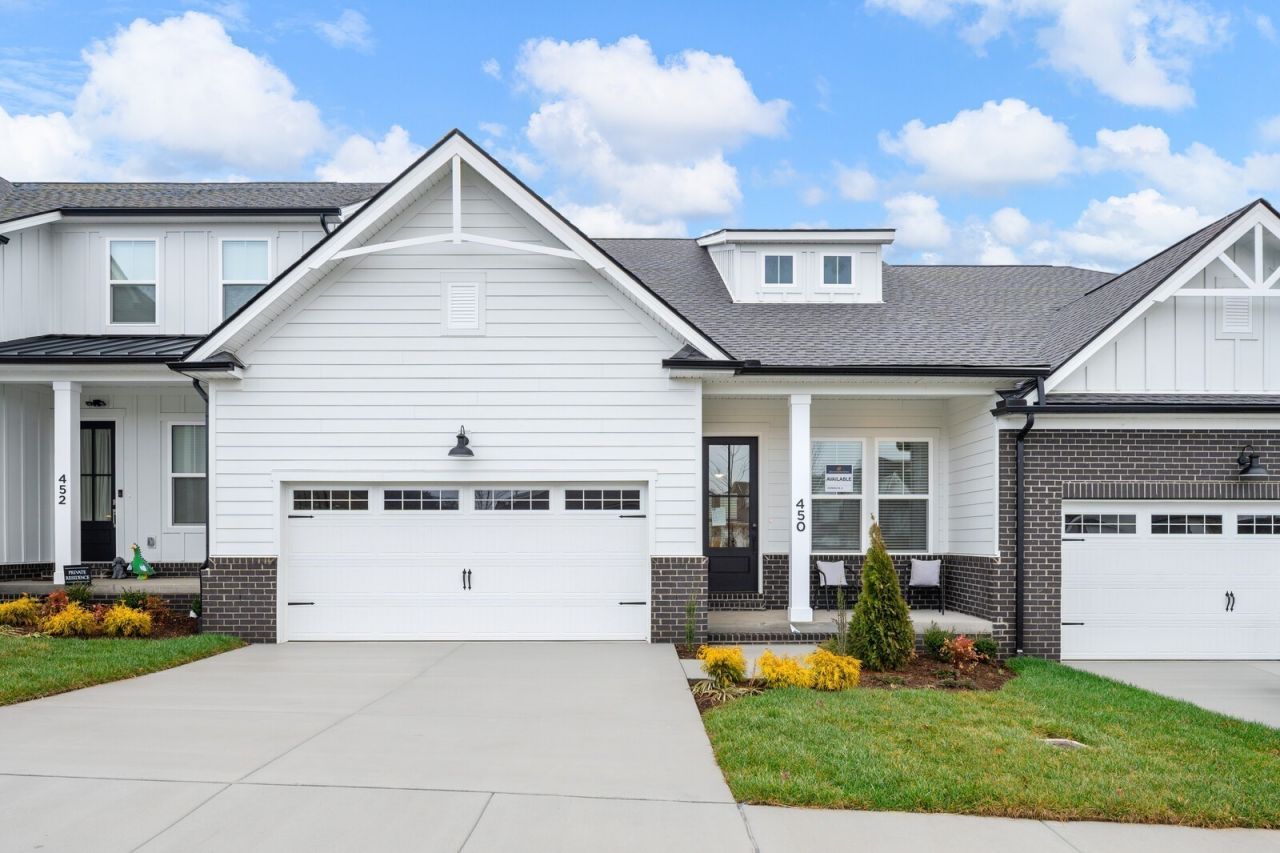 460 Buckwood Avenue W, Thompsons Station, TN 37179 Main Photo