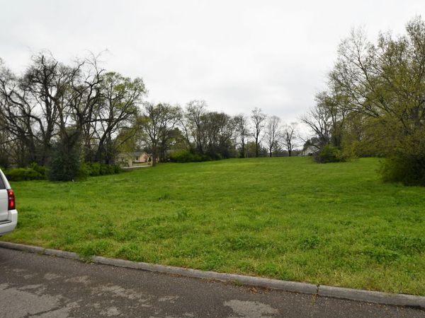1409 Jones Ave , Nashville, TN 37207