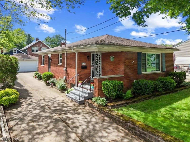 616 Plainfield Road, Akron, OH 44312 Photo 2
