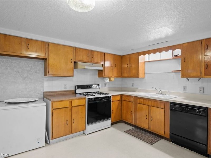 616 Plainfield Road, Akron, OH 44312 Photo 20