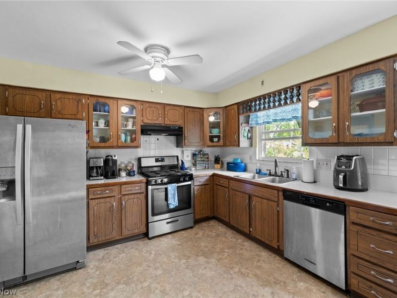 616 Plainfield Road, Akron, OH 44312 Photo 8