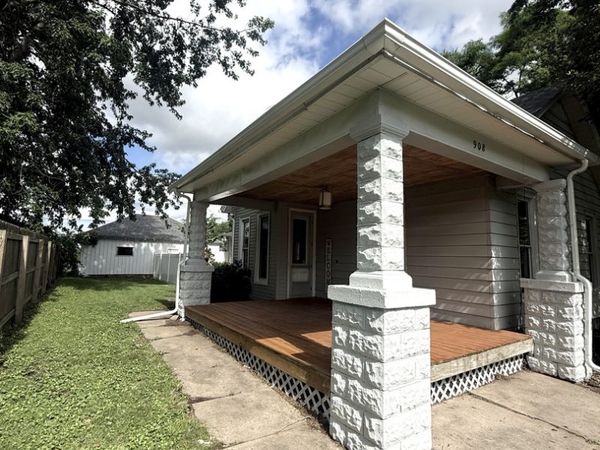 908 4th Street, Orion, IL 61273