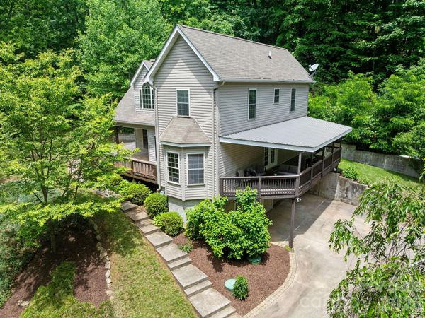 174 deep woods Trail, Canton, NC 28716