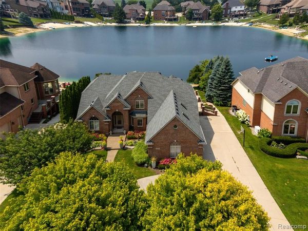 52455 Indian Summer Drive , Chesterfield Twp, MI 48051