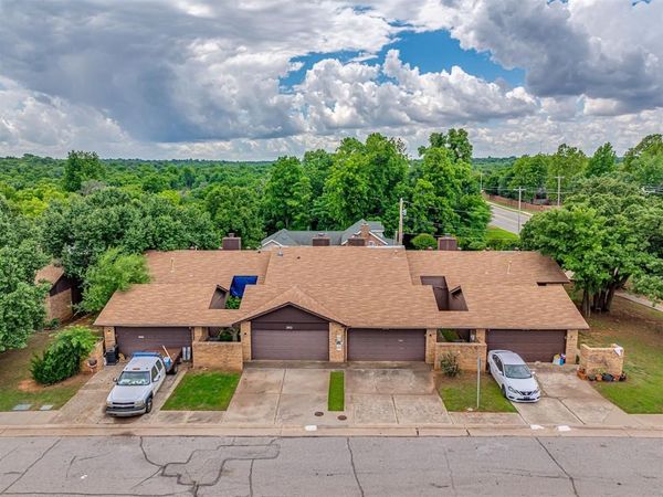 2910 Stonepoint Dr , Unit 2910, Edmond, OK 73034