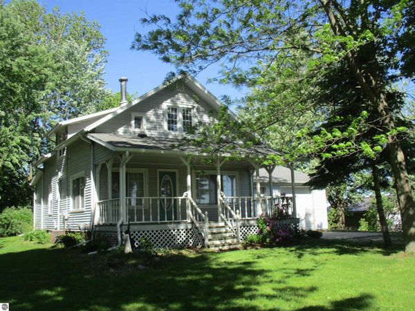 621 Wright Street, Breckenridge, MI 48615