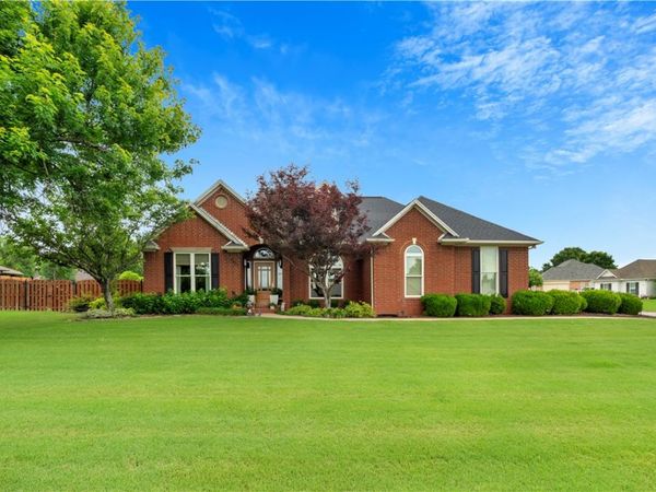 3857 Saulsbury Street , Springdale, AR 72762