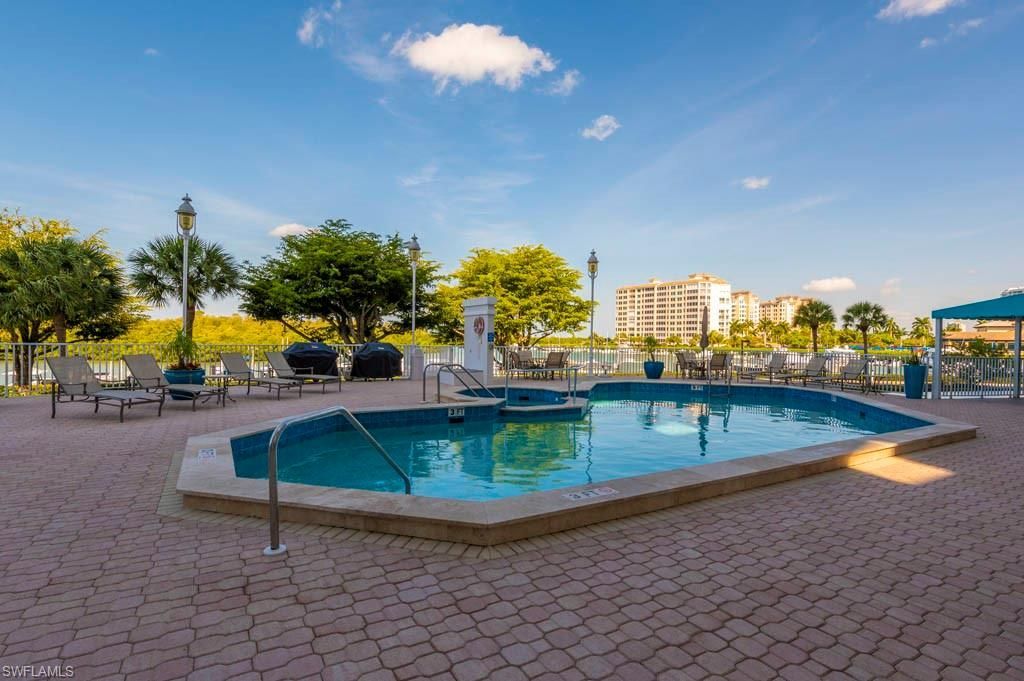 13105 Vanderbilt Dr, Unit 808, Naples, FL 34110 Photo