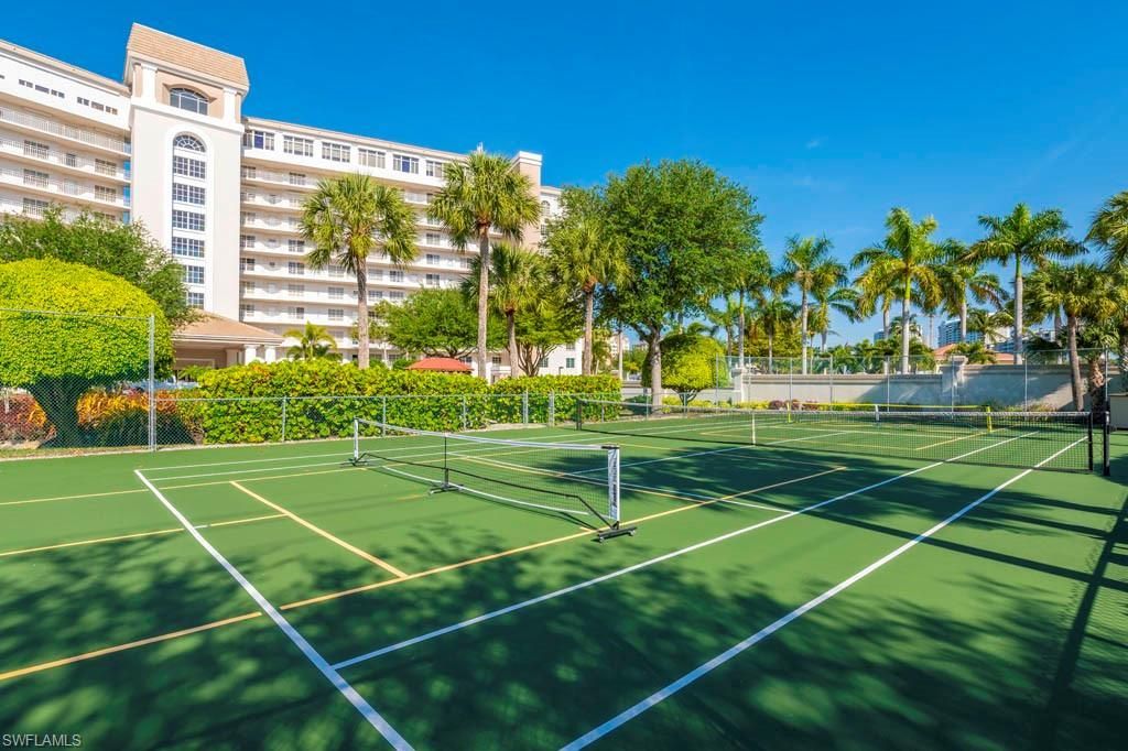 13105 Vanderbilt Dr, Unit 808, Naples, FL 34110 Photo