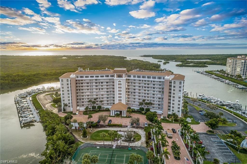 13105 Vanderbilt Dr, Unit 808, Naples, FL 34110 Photo