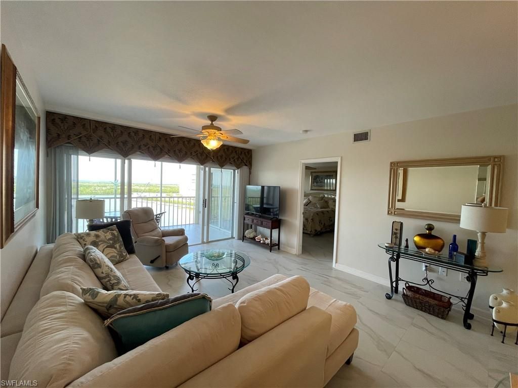 13105 Vanderbilt Dr, Unit 808, Naples, FL 34110 Photo