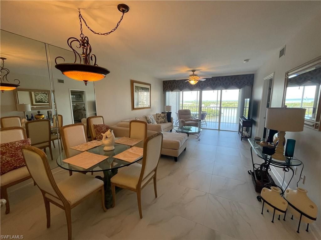 13105 Vanderbilt Dr, Unit 808, Naples, FL 34110 Photo