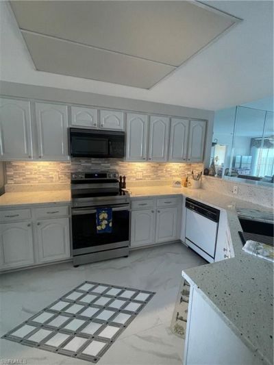13105 Vanderbilt Dr, Unit 808, Naples, FL 34110 Photo