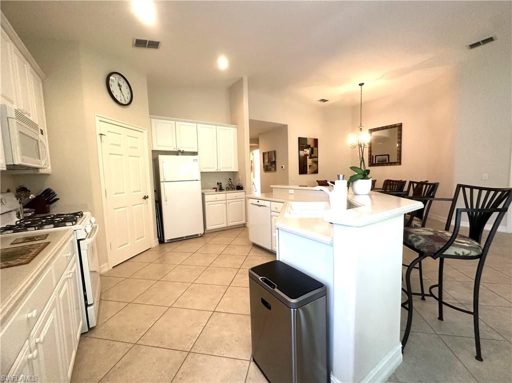 1634 Tarpon Bay Dr S, Unit 202, Naples, FL 34119 Photo