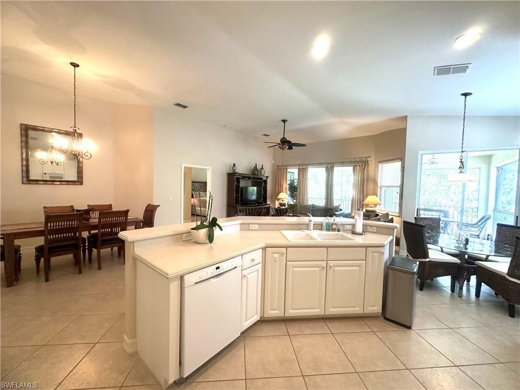 1634 Tarpon Bay Dr S, Unit 202, Naples, FL 34119 Photo