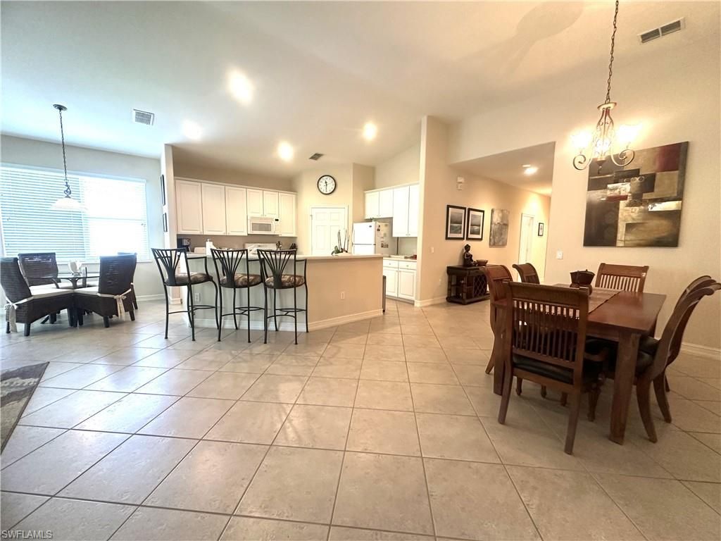 1634 Tarpon Bay Dr S, Unit 202, Naples, FL 34119 Photo