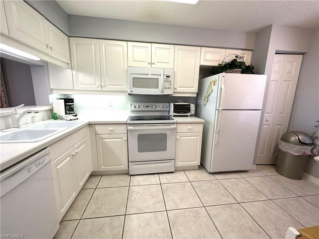 6670 Huntington Lakes Cir , Unit 103, Naples, FL 34119 Photo