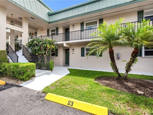 600 Valley Stream DR , Unit D3, NAPLES, FL 34113
