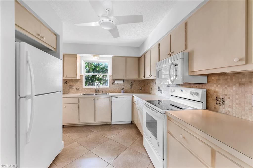 600 Valley Stream Dr , Unit D3, Naples, FL 34113 Photo