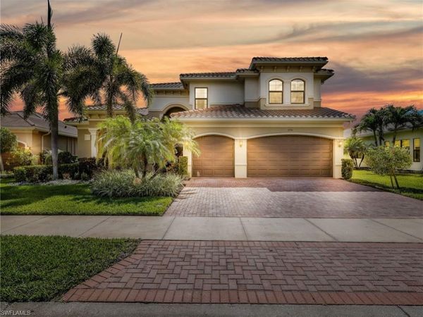 2756 Crystal WAY , NAPLES, FL 34119