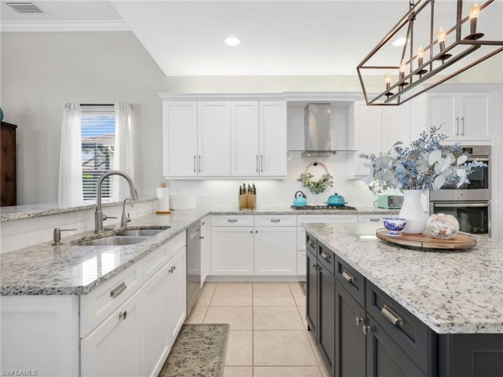 2756 Crystal Way, Naples, FL 34119 Photo