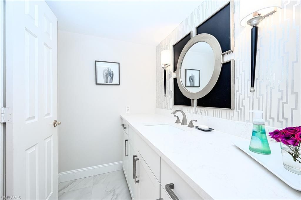 586 Beachwalk Cir, Unit O-205, Naples, FL 34108 Photo