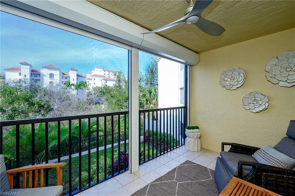 586 Beachwalk Cir, Unit O-205, Naples, FL 34108 Photo
