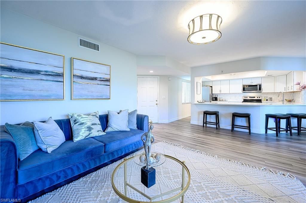 586 Beachwalk Cir, Unit O-205, Naples, FL 34108 Photo